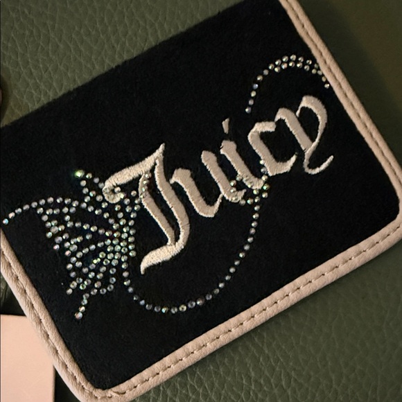 Juicy Couture Black and Pink Key Holder - Picture 2 of 5